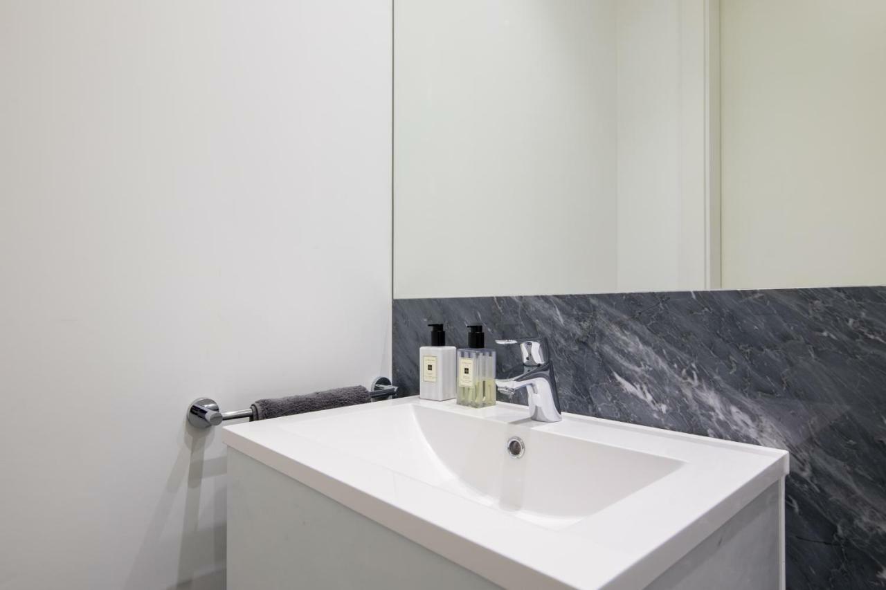 VI Castle Lane Apartment London Ngoại thất bức ảnh